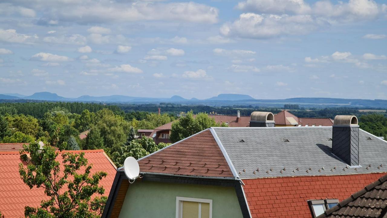 An Apartment With A Stunning View & Close To The Zalakaros Spa Kültér fotó